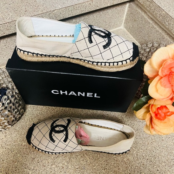 💯 CHANEL Interlocking CC Logo Quilted Canvas Espadrilles - Picture 2 of 7